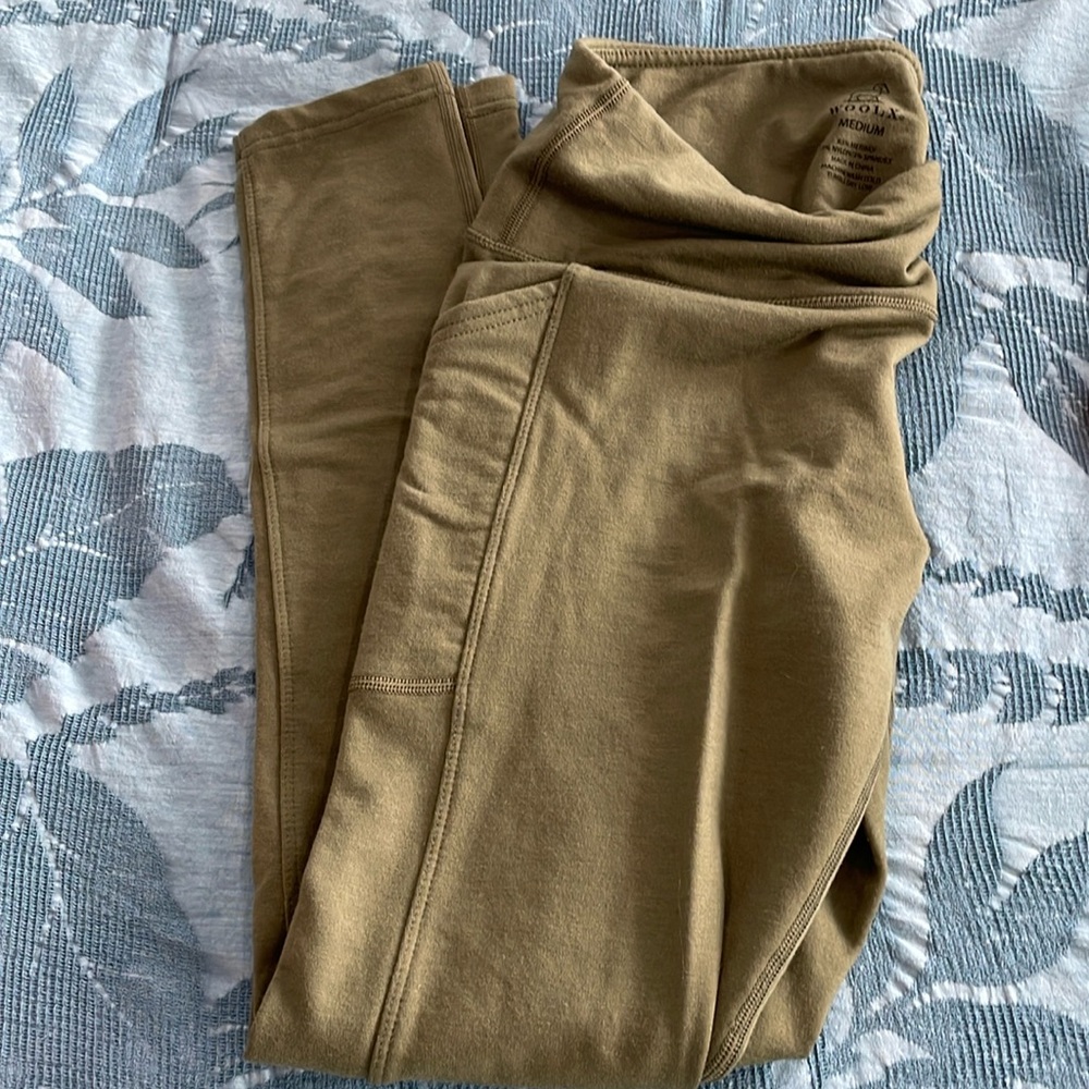 Woolx Piper Pocket leggings, Sz M Olive NWOT
